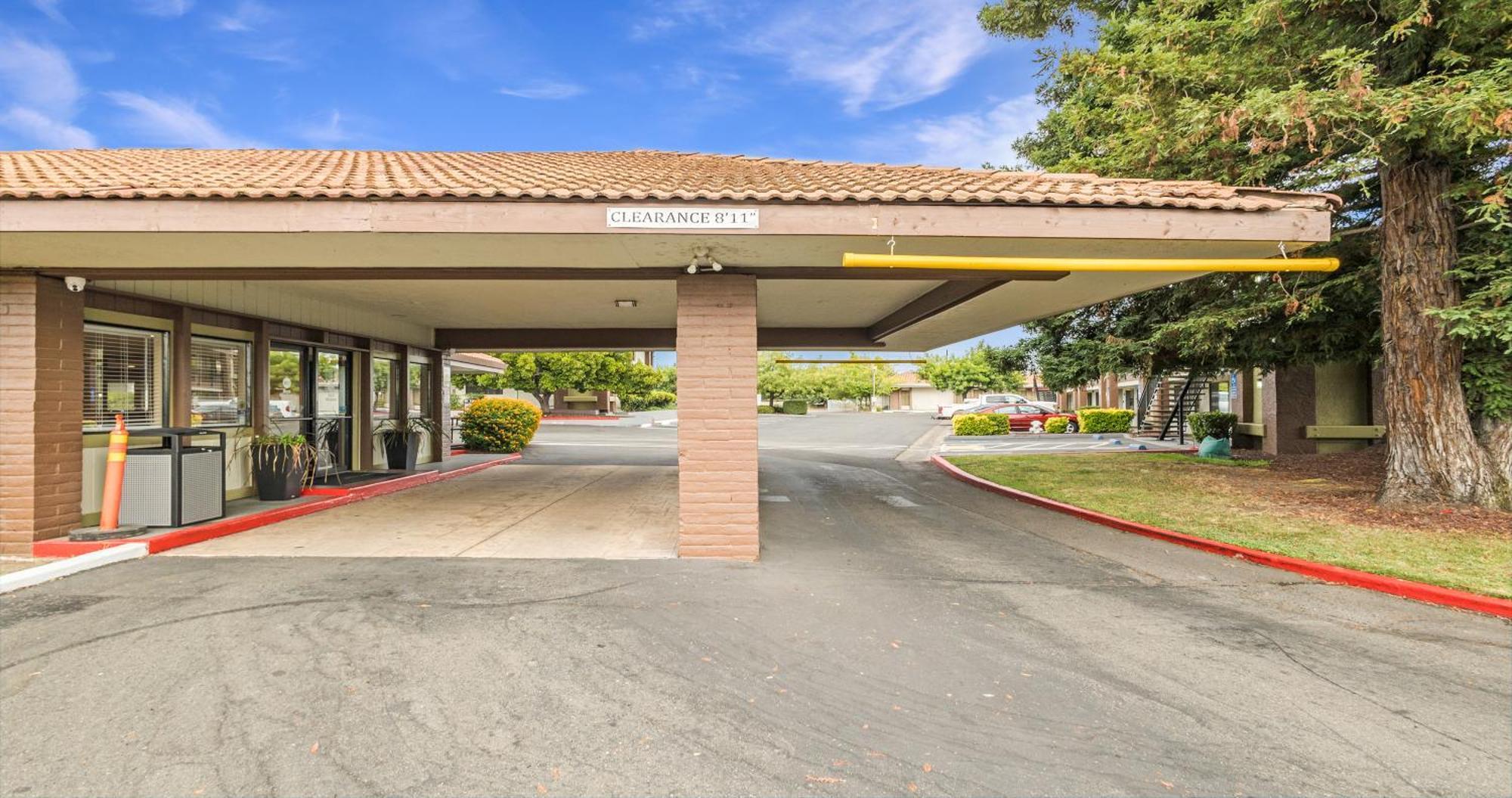 Best Western Roseville Inn Bagian luar foto